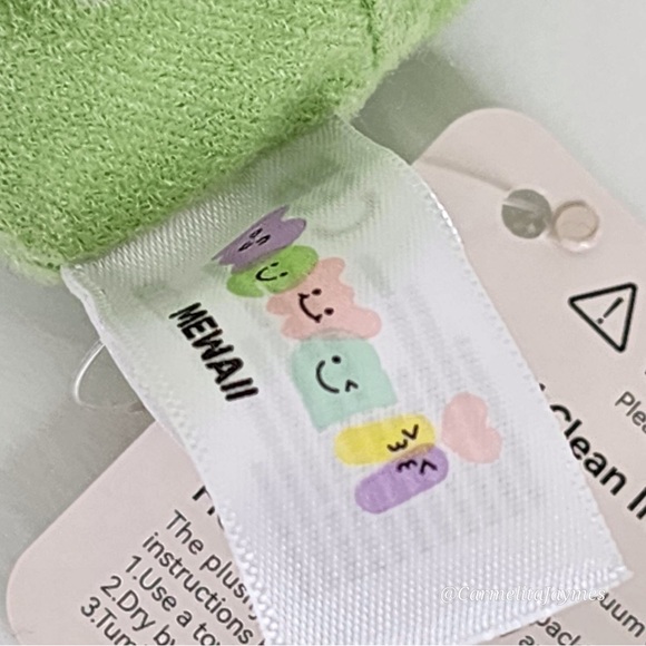 MEWAII 🦋 Mothman Glow In The Dark Mini Bouncy Bouncy Plush Keychain NWT - Picture 4 of 6